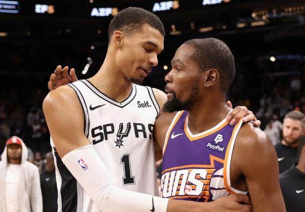 雷竞技官网-踢掉杜兰特换文班？全明星首发结果引发争议